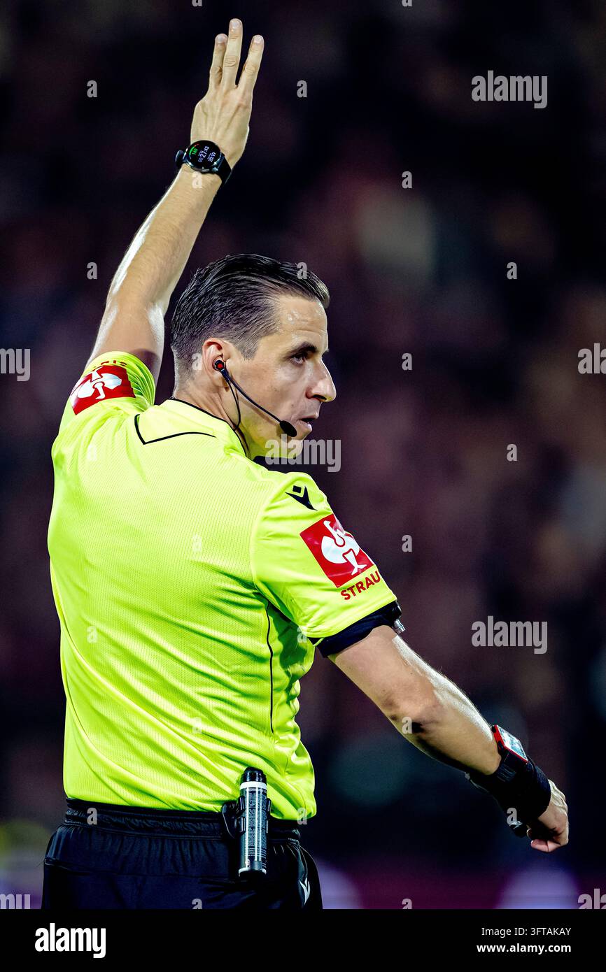 ROTTERDAM - referee Donatas Rumšas during the UEFA Champions League ...