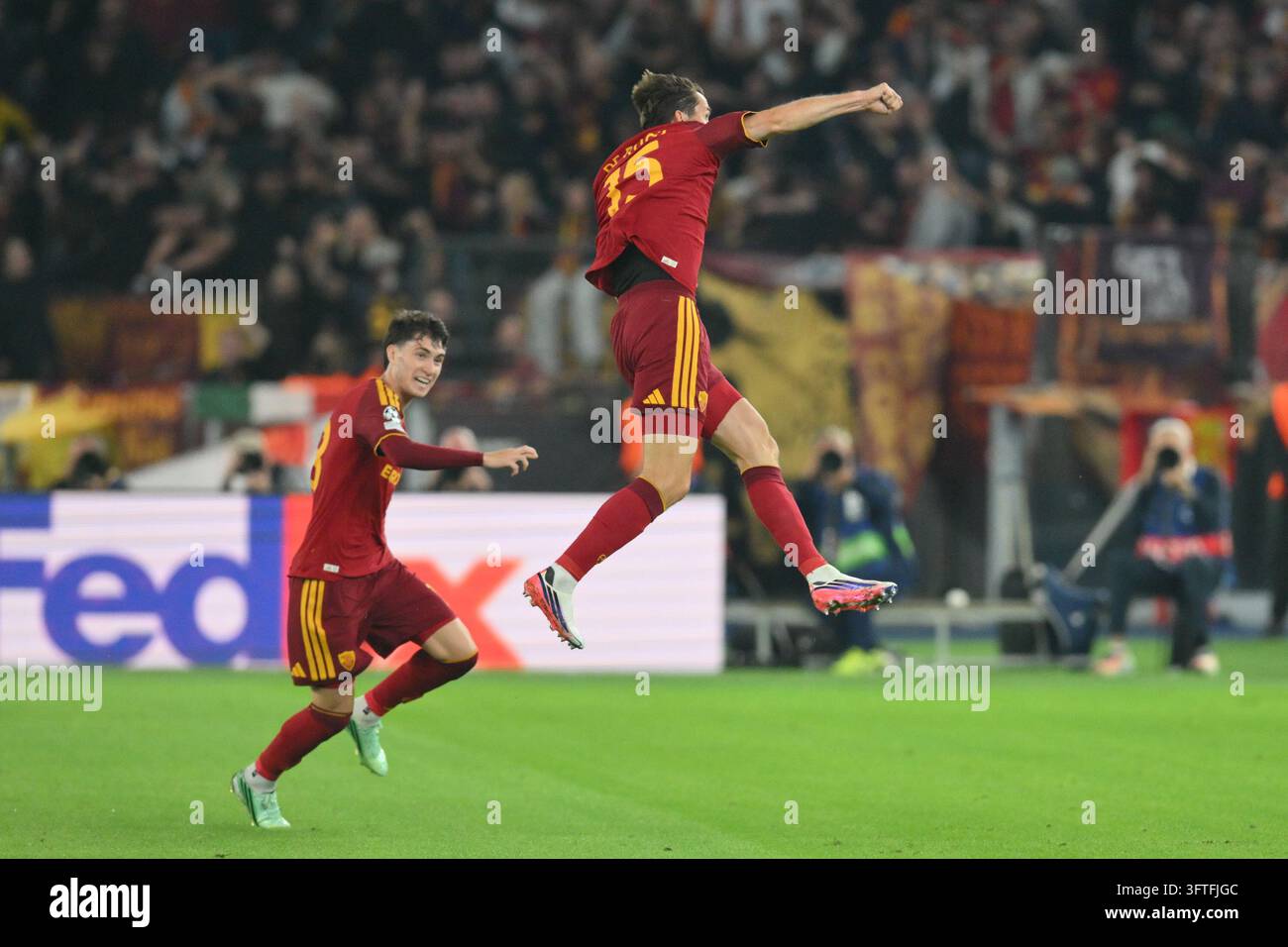 Marten de Roon of Roma celebrates scoring a goal 1-0 during the match ...