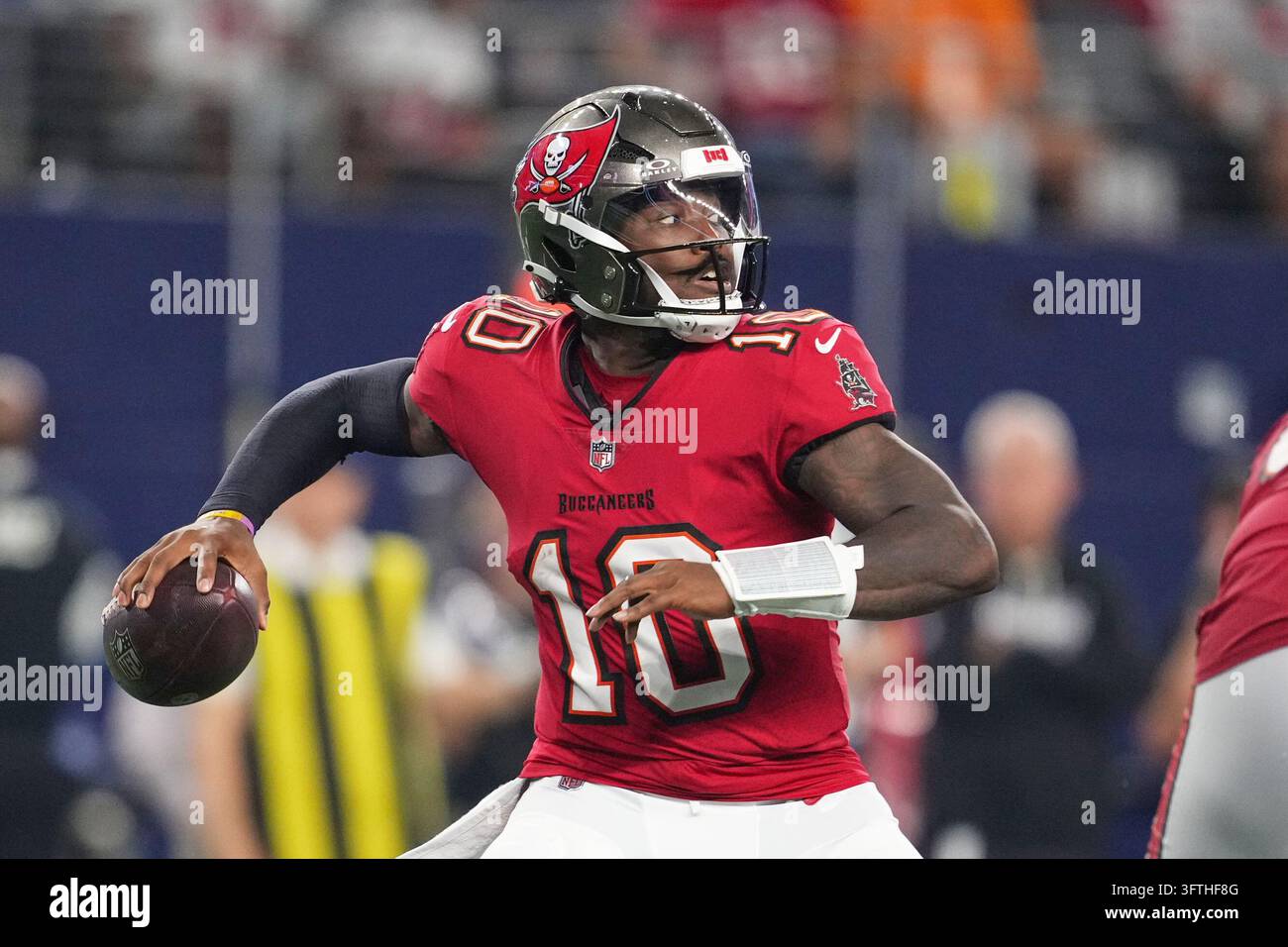 Tampa Bay Buccaneers quarterback Jalon Daniels (10) throws a pass ...