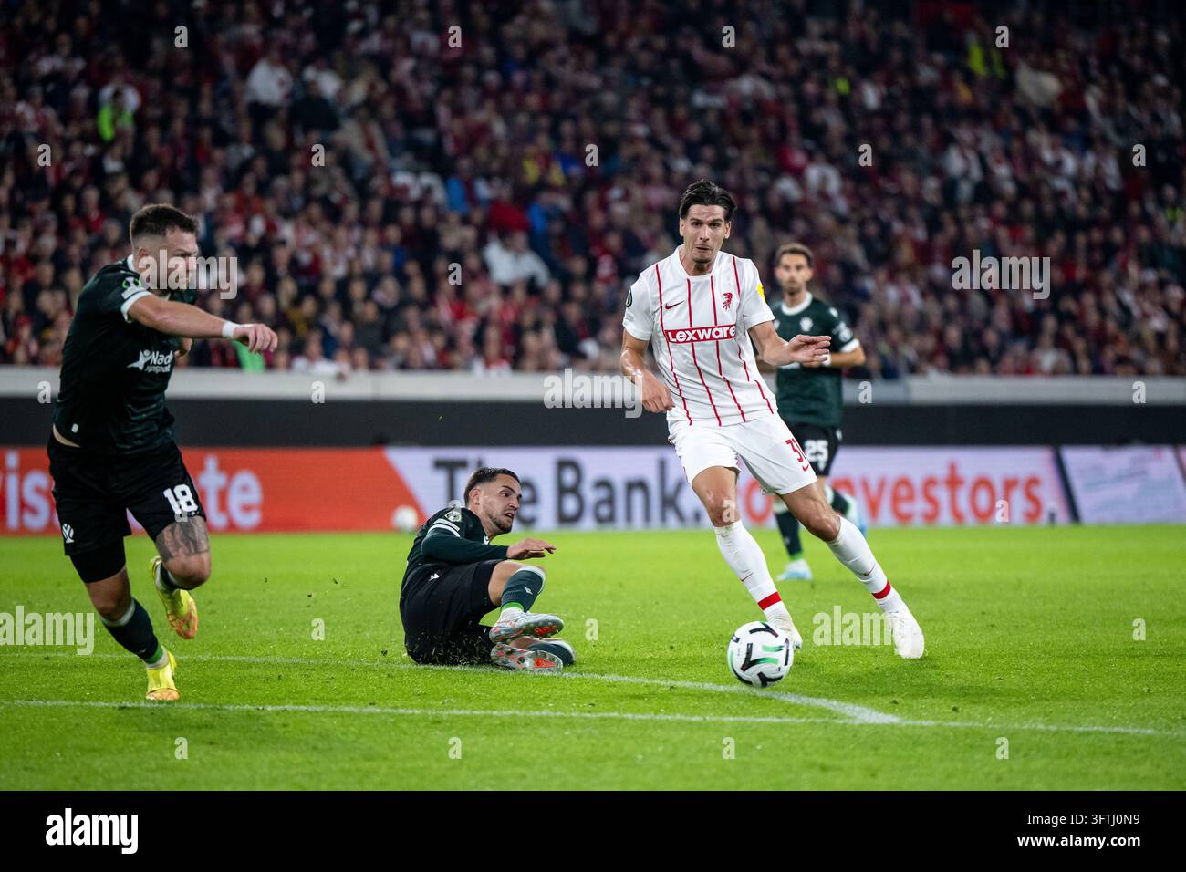Igor Matanovic (Freiburg, #31) on the ball Photo: Nordphoto/Memmler ...