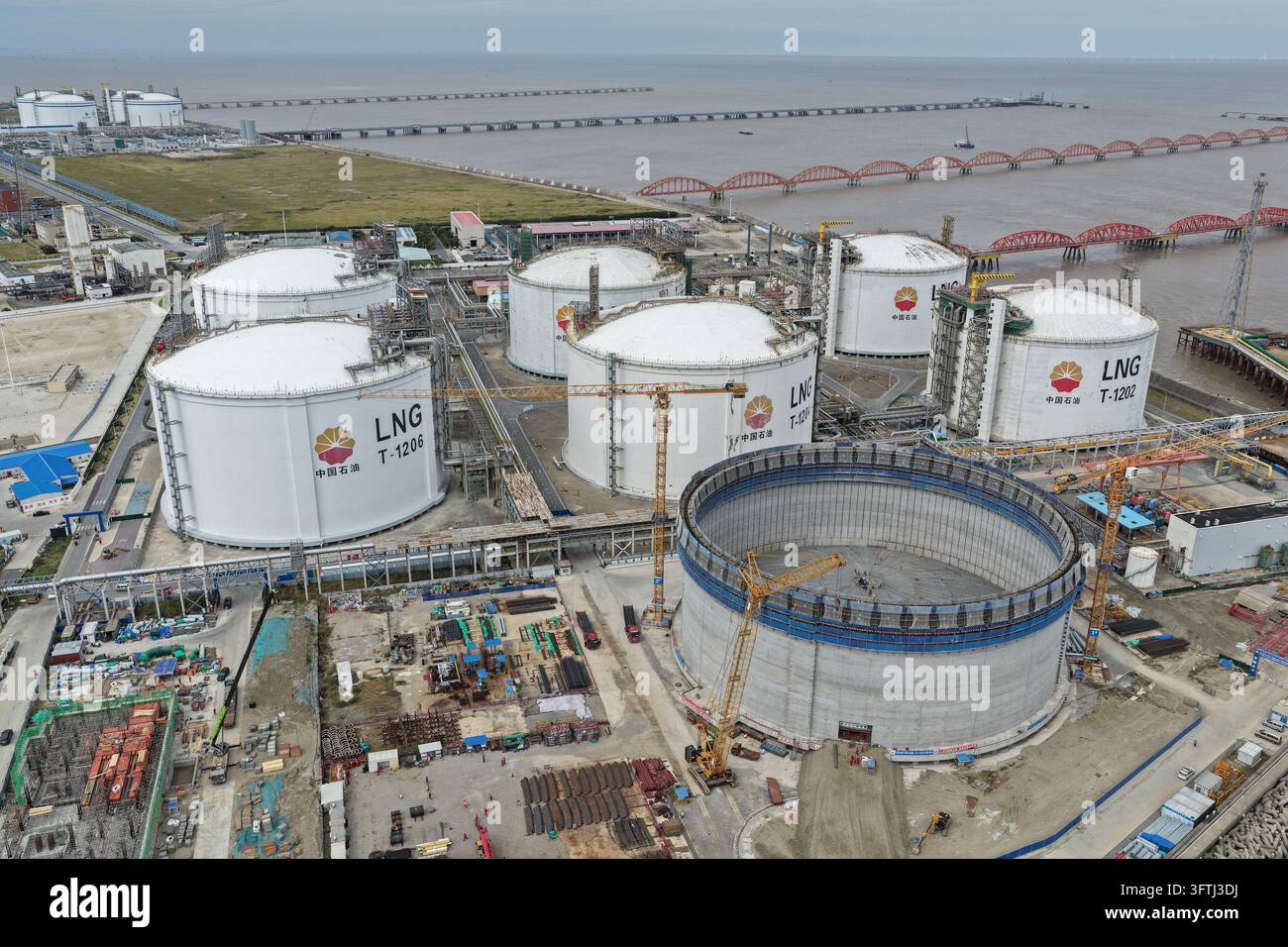 Model Tank Shelf NANTONG, CHINA - OCTOBER 15, 2026 - China Petroleum LNG storage tank at ...