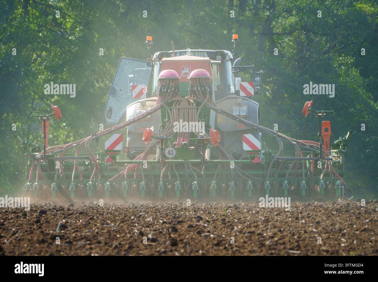 PRODUCTION - 15 October 2026, Hesse, Hofheim am Taunus: A machine is ...