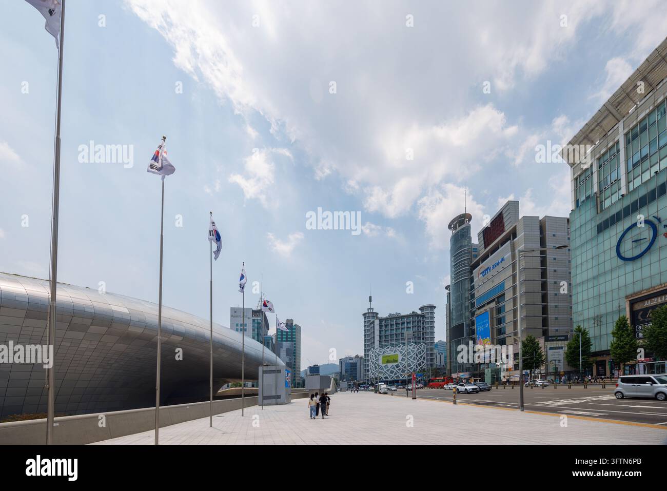 Seoul, South Korea - June 8, 2026: Exterior views of Dongdaemun Design ...