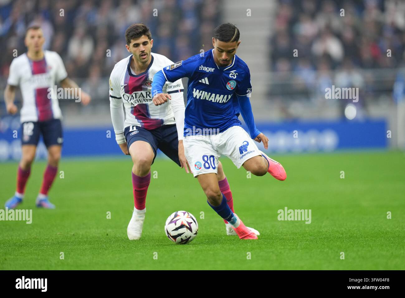Gessime YASSINE of Strasbourg and Lucas BERALDO of Paris Saint germain ...
