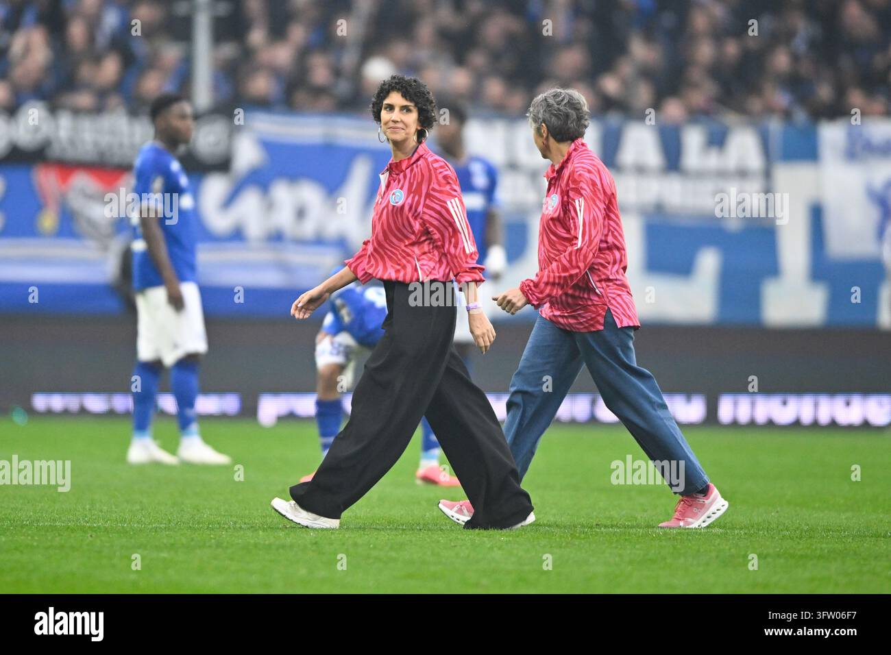 Hommage during Ligue 1 McDonald's match between Strasbourg and Paris at ...