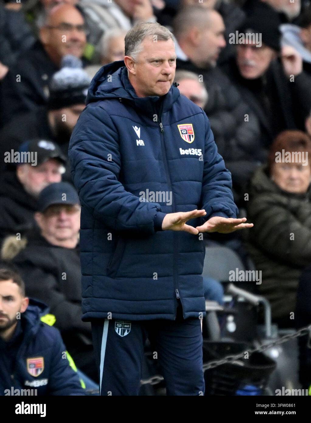 Stoke City manager Mark Robins during the Sky Bet Championship match at ...