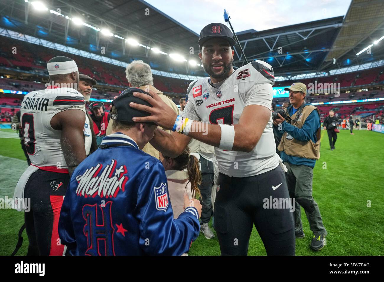 He Smiling Vector Houston Texans quarterback C.J. Stroud (7) smiles as he leaves the ...