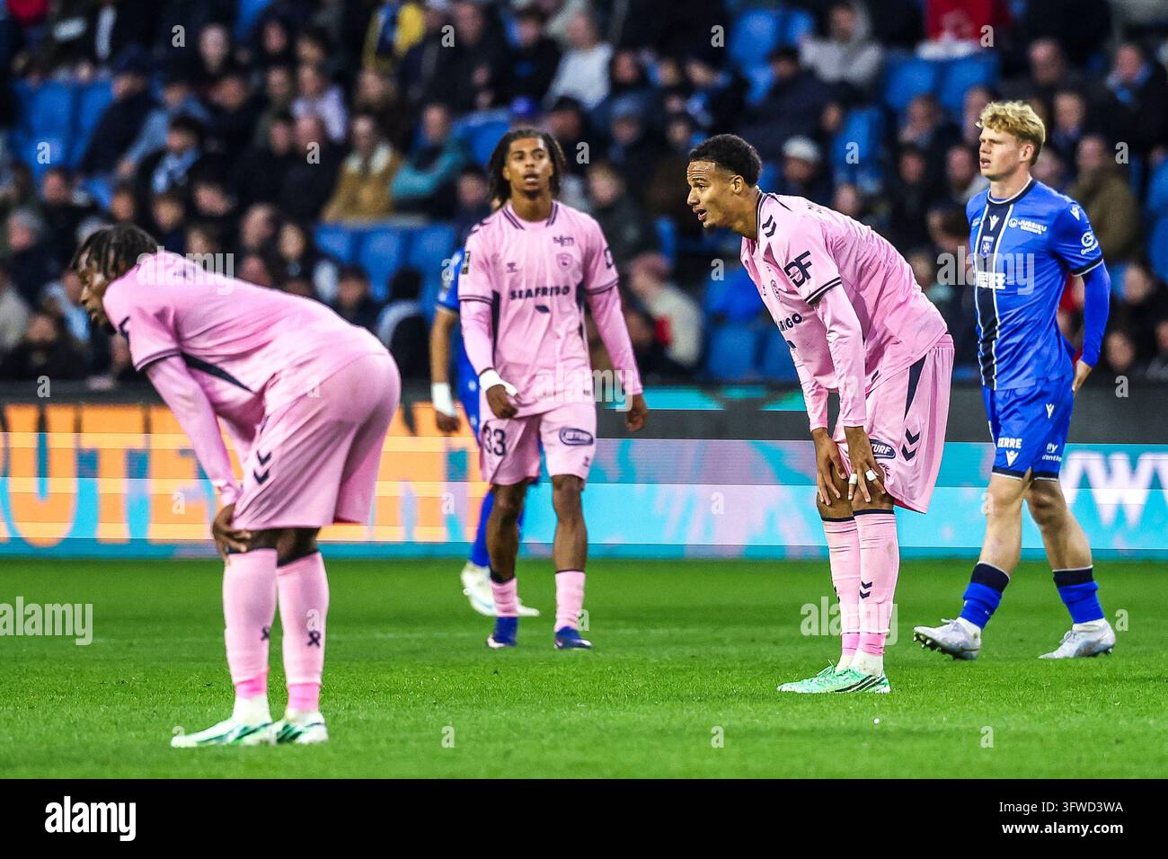 Junior MWANGA and Amir RICHARDSON of Le Havre AC looks dejected during ...