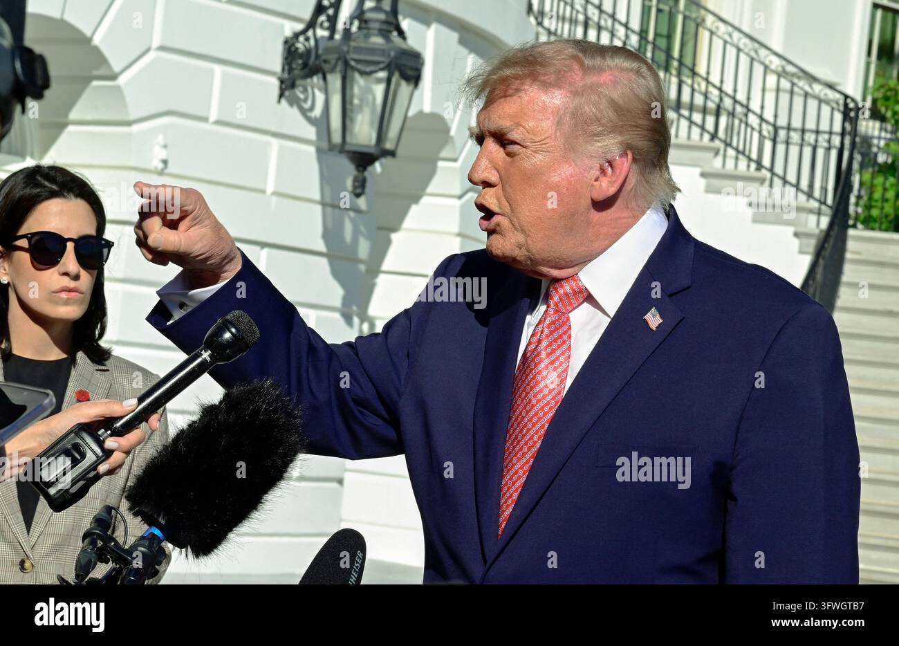 Monday 19th october 2026 hi-res stock photography and images - Alamy