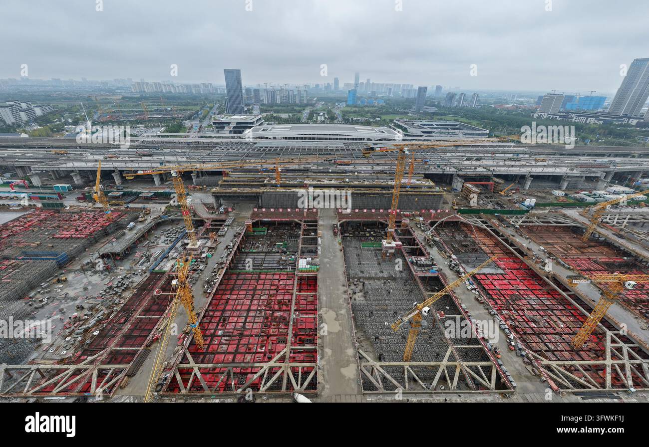 The integrated transportation hub project of Yangzhou East Station on ...