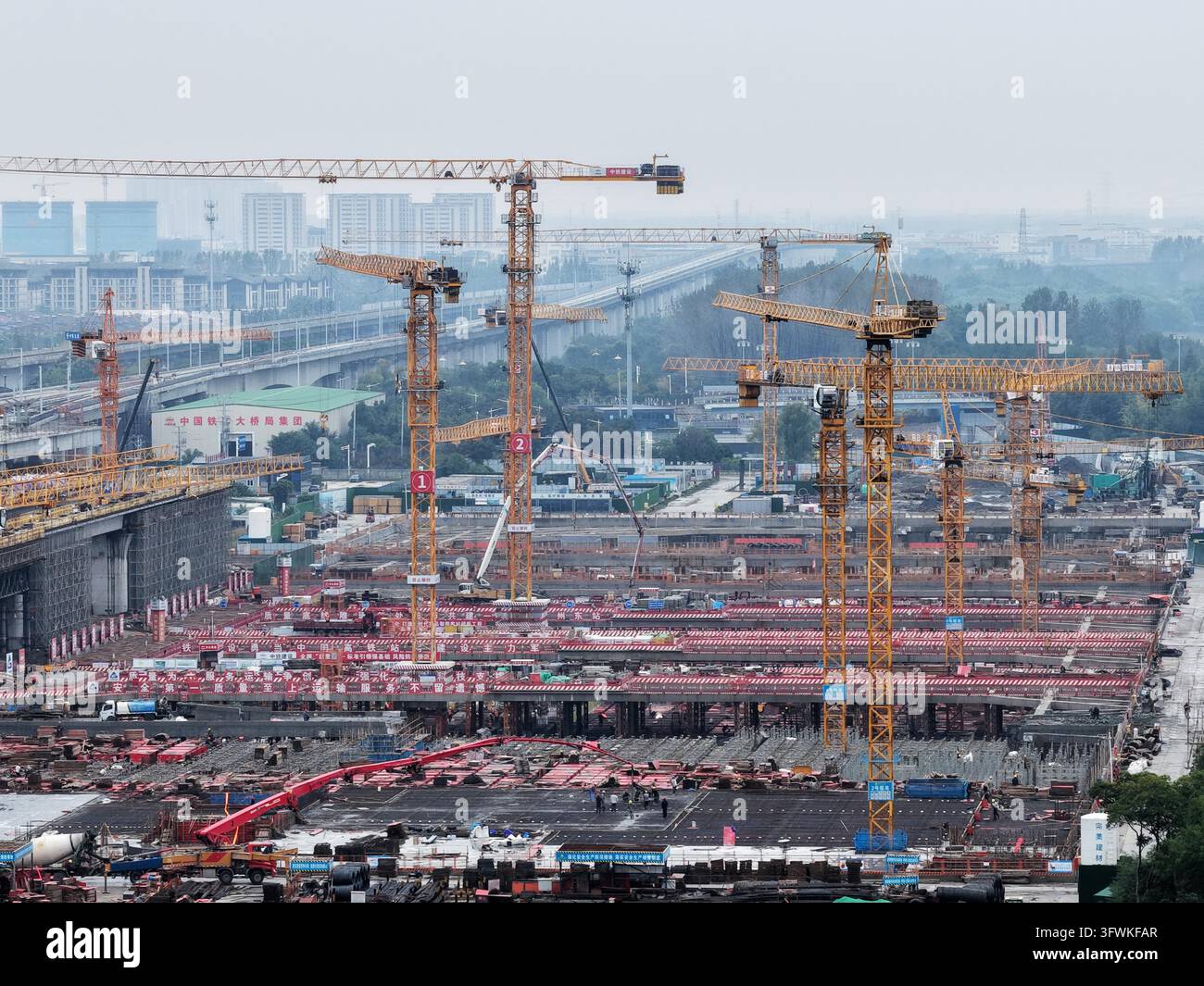 The integrated transportation hub project of Yangzhou East Station on ...