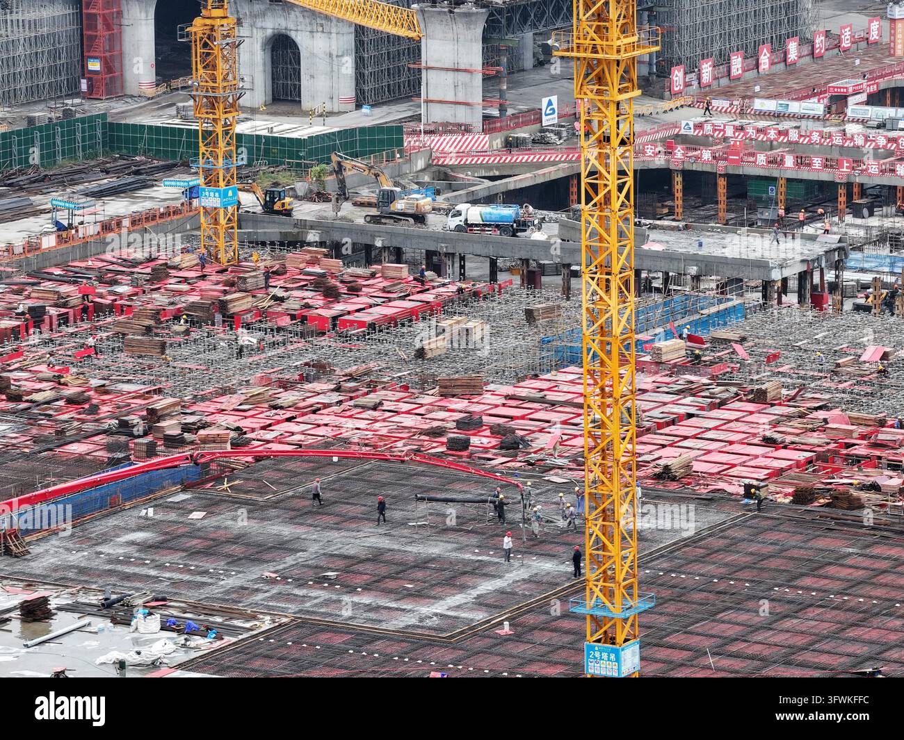 The integrated transportation hub project of Yangzhou East Railway ...
