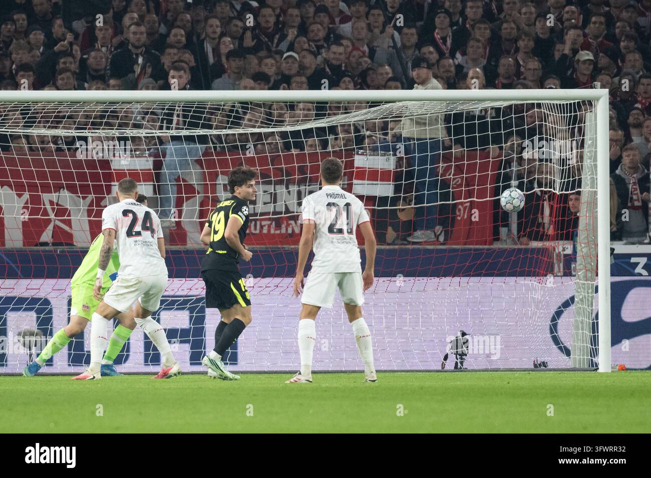 Goal [goal] for 1:1 by Julian Alvarez ( Atletico Madrid, #19 ). Photo ...