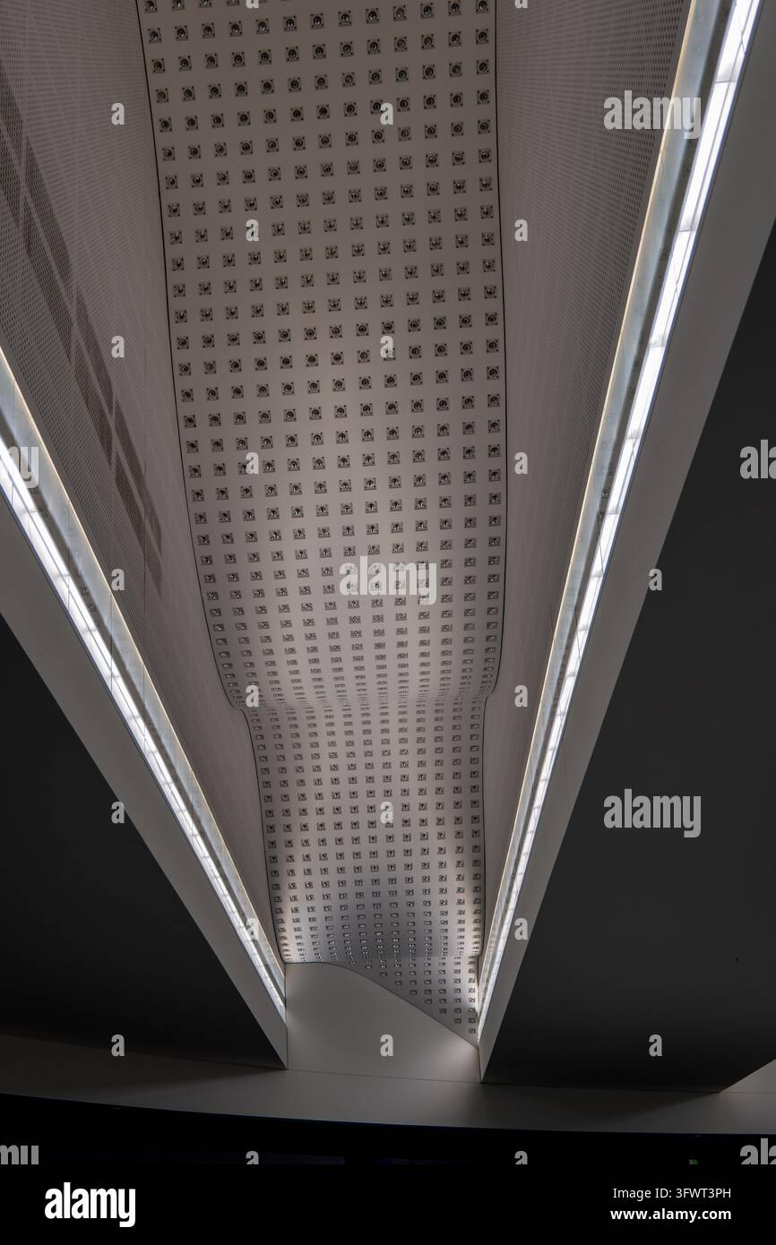 Geometric ceiling panels linear hi-res stock photography and images - Alamy