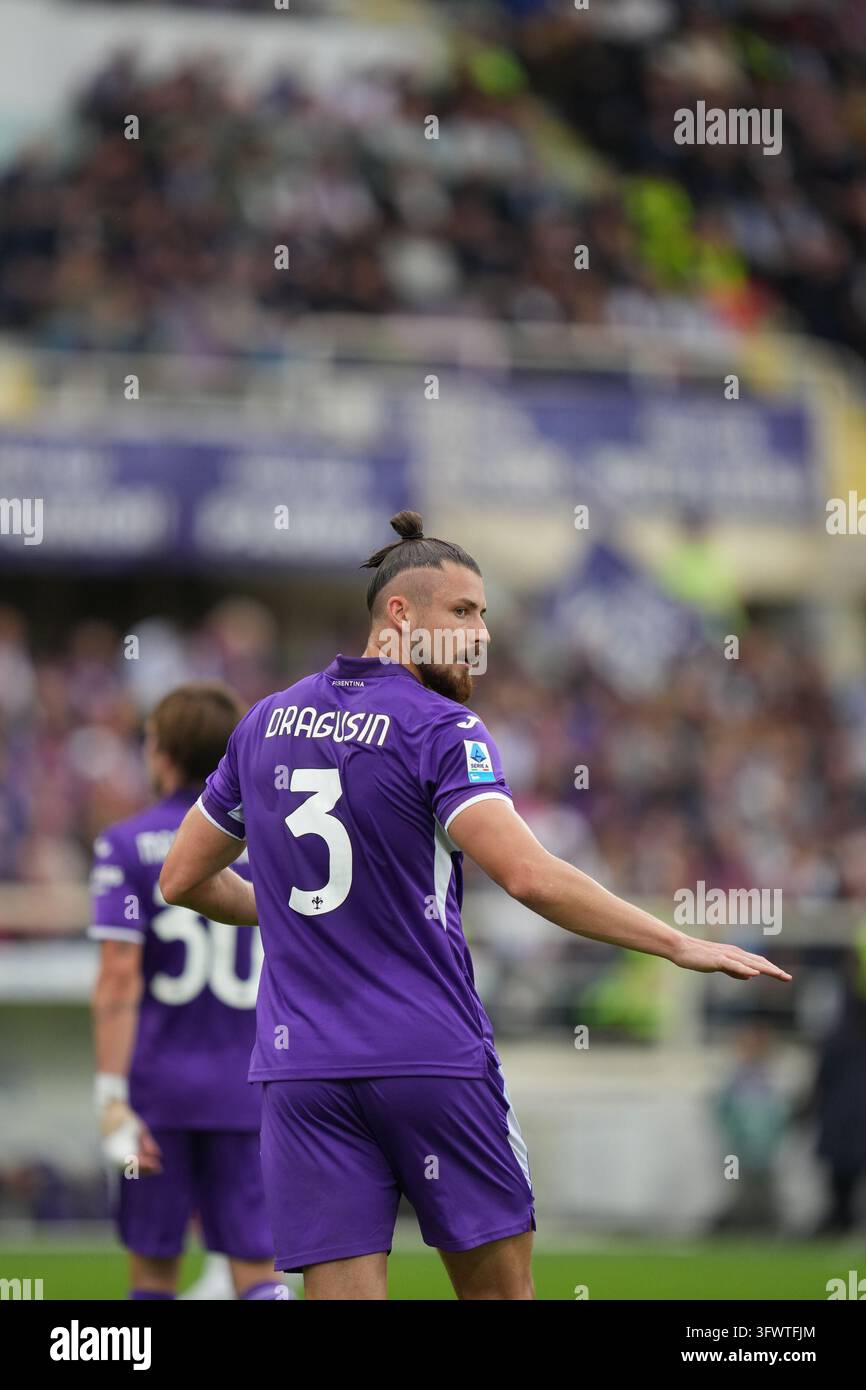 Radu Dragusin of ACF Fiorentina looks on during the Serie A Enilive ...