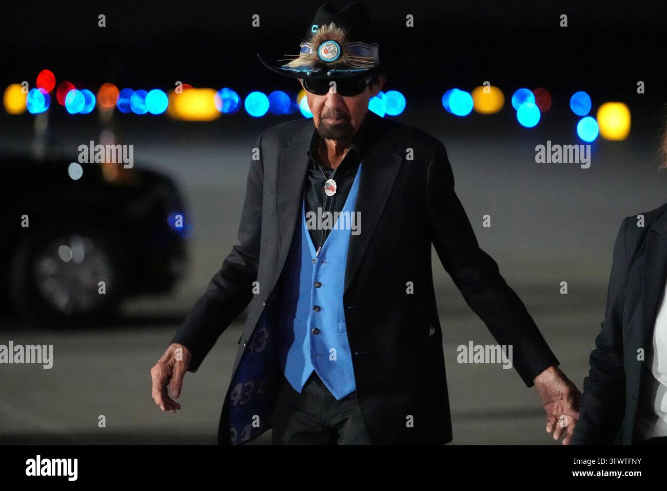 Richard Petty arrives with President Donald Trump at a campaign rally ...