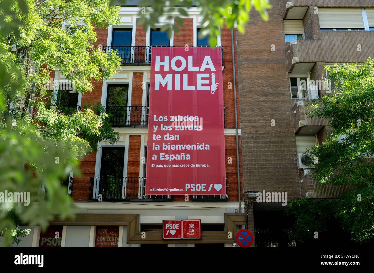 A banner displayed at the PSOE headquarters in Ferraz, on 21 October ...