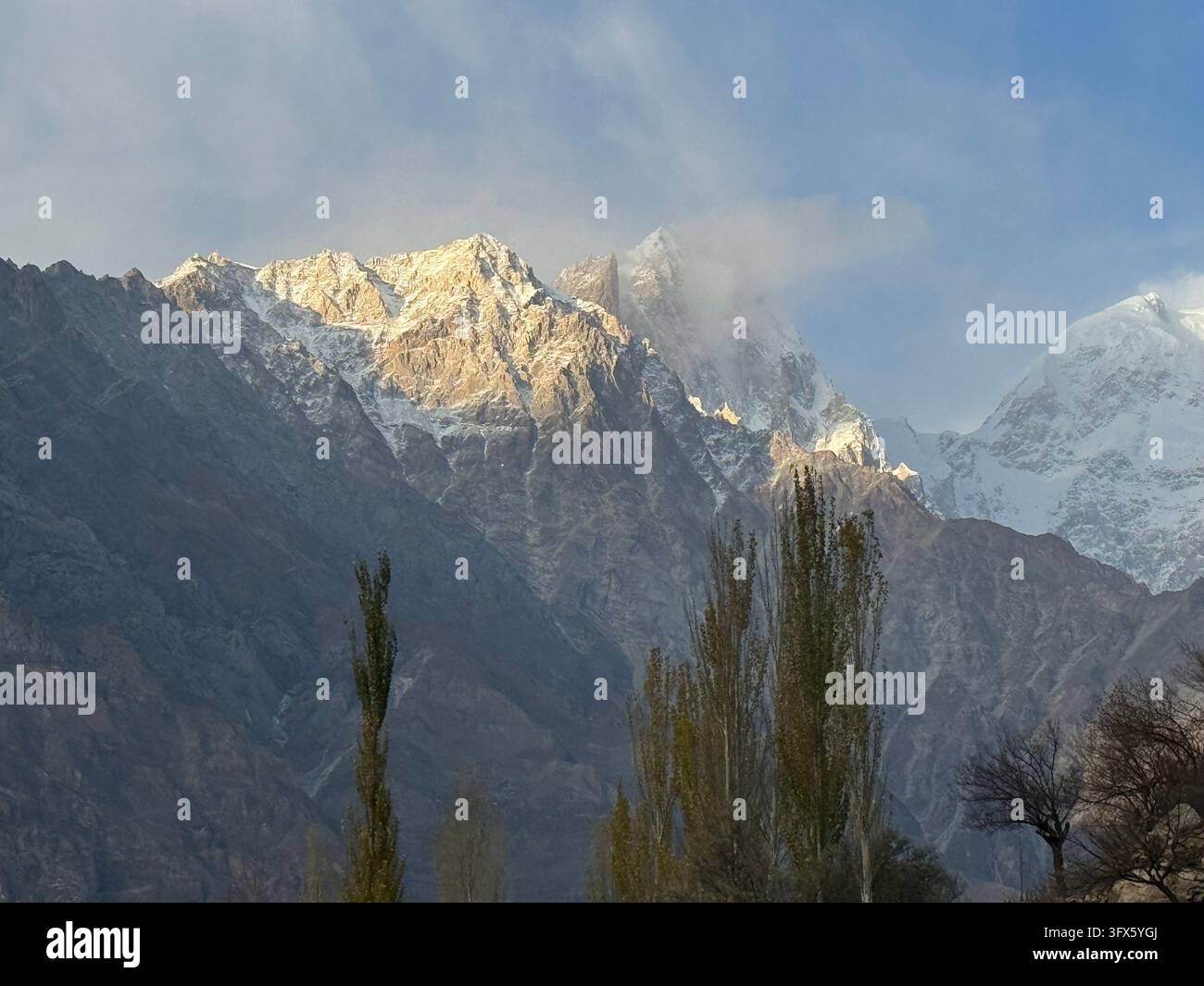 Deviantart Vector Dawn Sunlit Snow Capped Mountain Peak at Dawn Stock Photo - Alamy