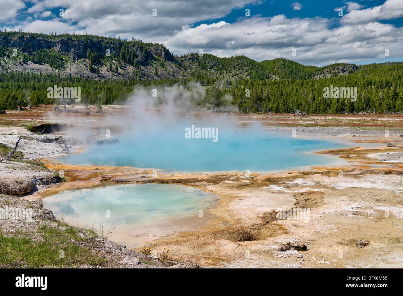 Pool Wiver Black Diamond Pool, Biscuit Basin, Yellowstone National Park, Wyoming ...