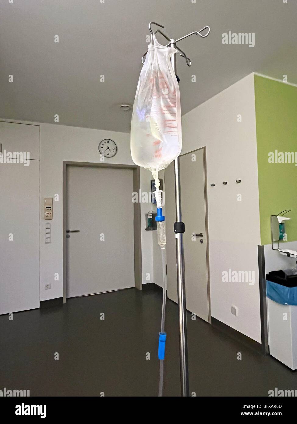 Prostata Vector Medizin, Urologie, Prostata Operation, Spülung hängend an ...