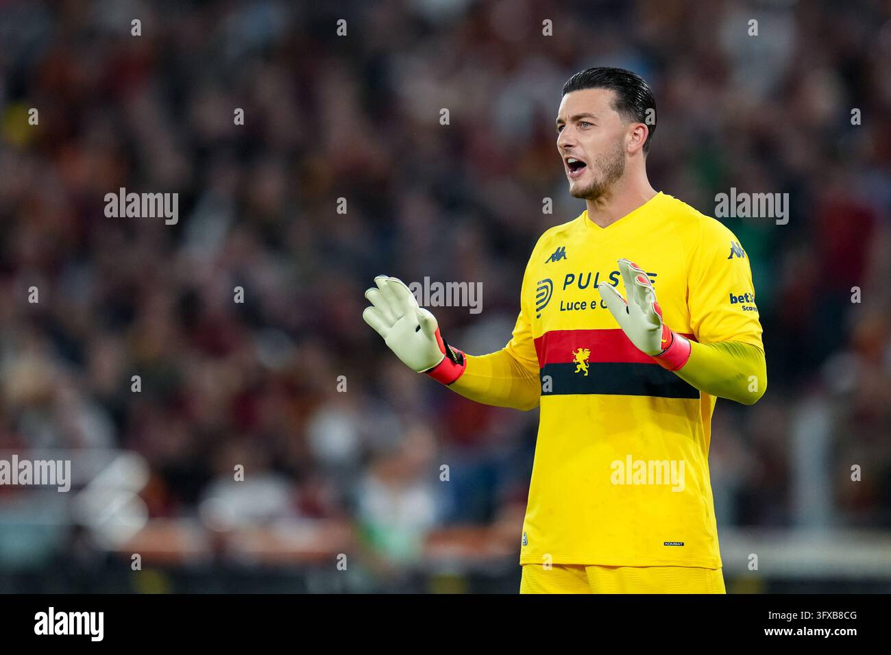 Justin Bijlow of Genoa CFC gestures during the Serie A Enilive match ...