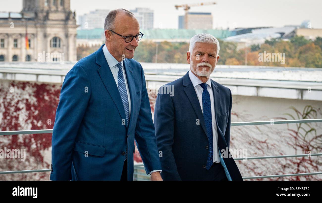 Chancellor Friedrich Merz welcomes the President of the Czech Republic ...