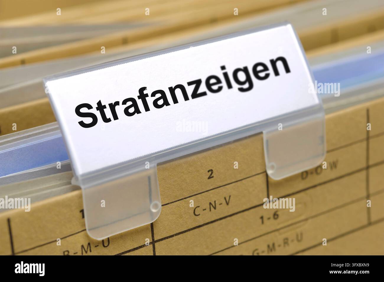 Strafanzeige Der Reiter von einer Hängeregistratur für Akten und ...