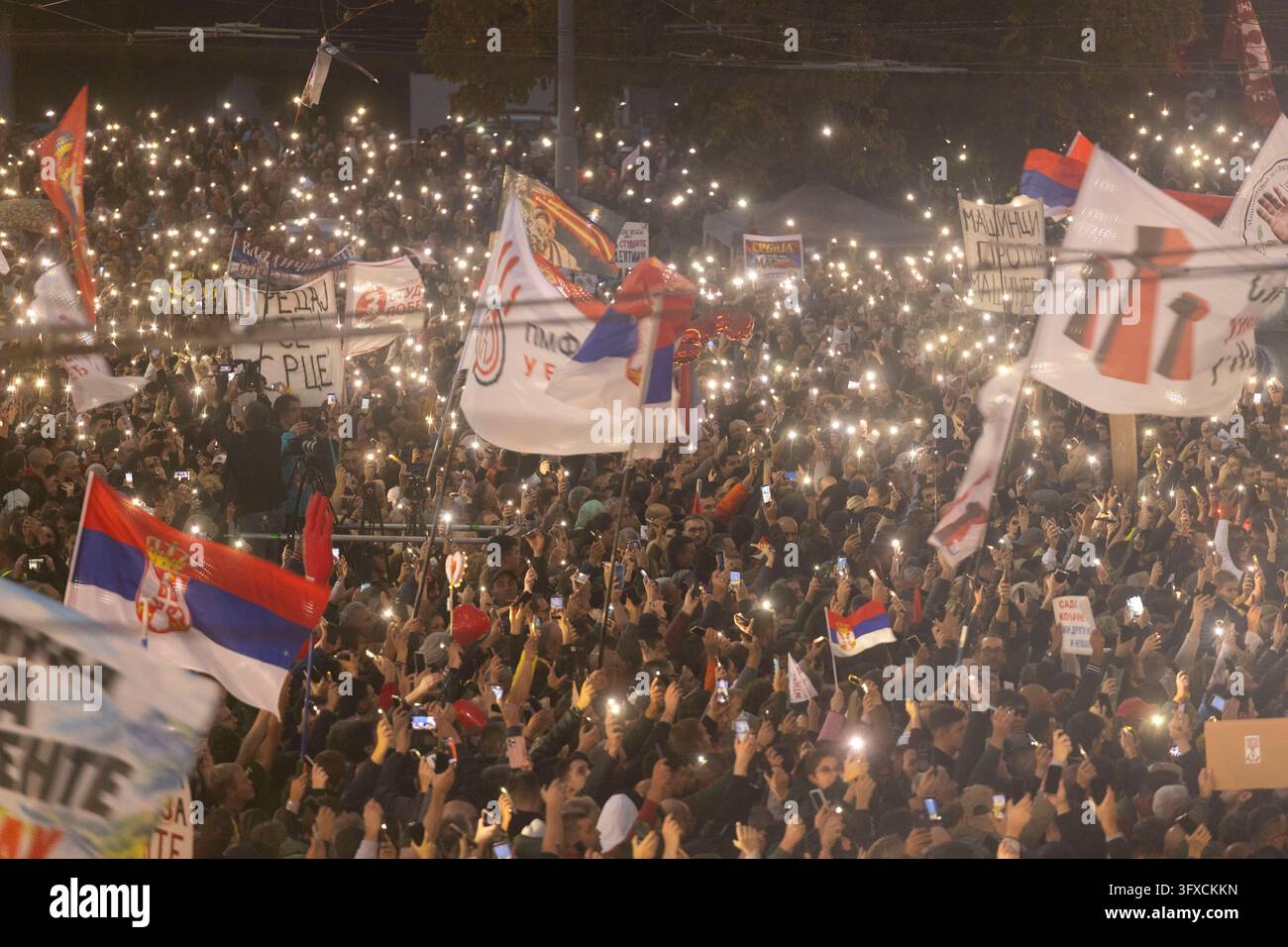 Supporters during the final election campaign rally of the 'Student ...