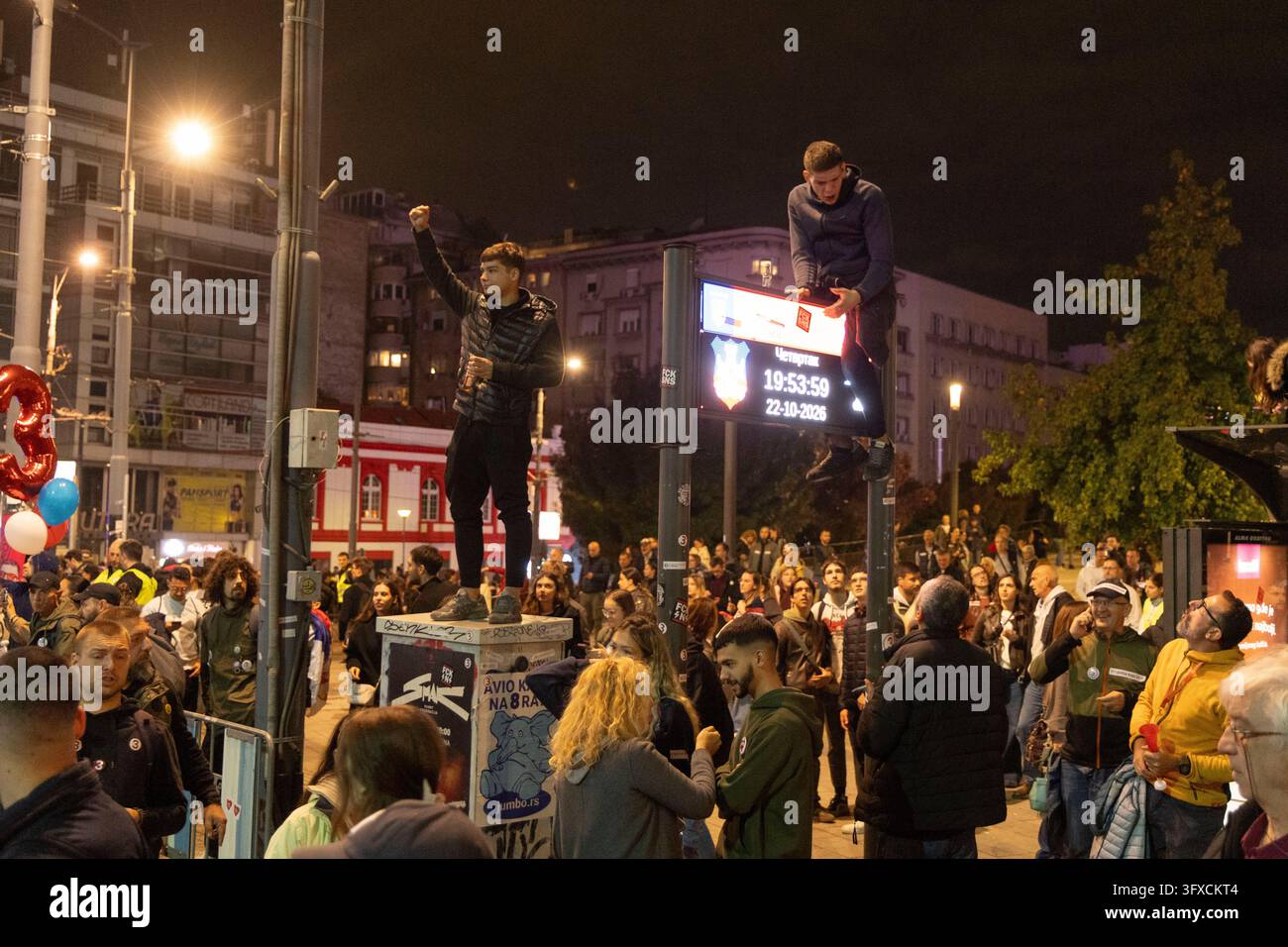 Supporters during the final election campaign rally of the 'Student ...