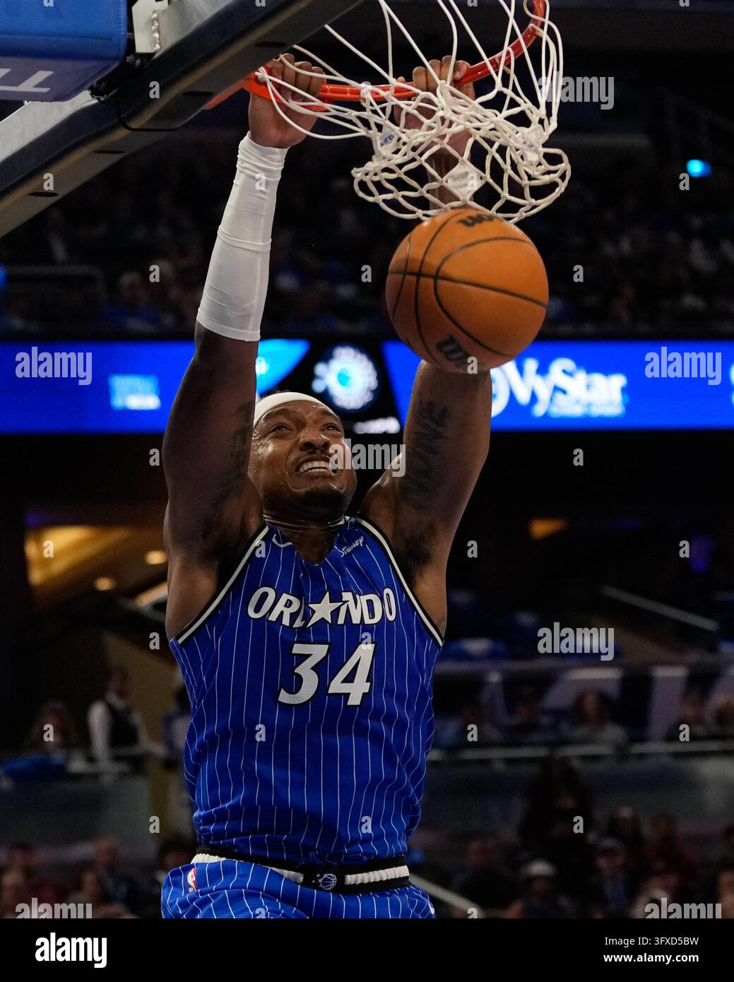 Magic Dunkers Orlando Magic center Wendell Carter Jr. (34) dunks the ball against the ...