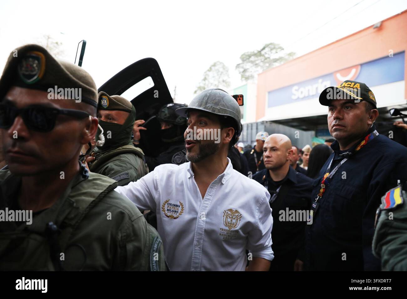 Trafficker Colombia's President Abelardo de la Espriella, center, witnesses the ...