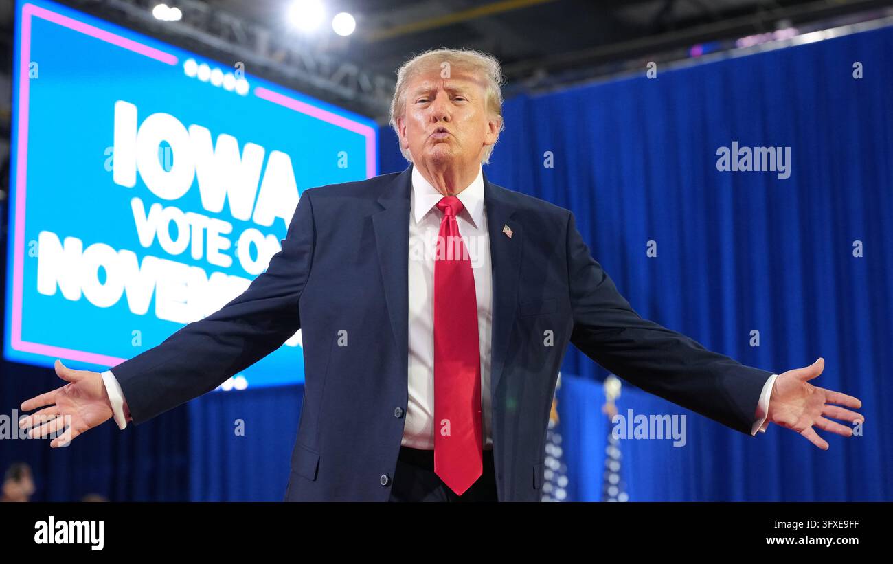 Trump Rally Iowa President Donald Trump speaks at a campaign rally at Sioux Gateway ...