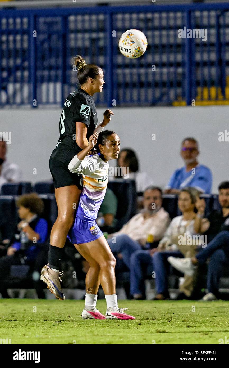 DAVIE, FL - OCTOBER 22: Fort Lauderdale United defender Ella Simpson ...
