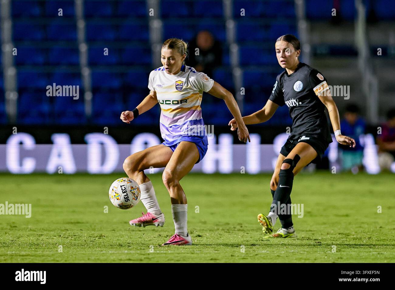 DAVIE, FL - OCTOBER 22: Carolina Ascent FC forward Mackenzie George (31 ...