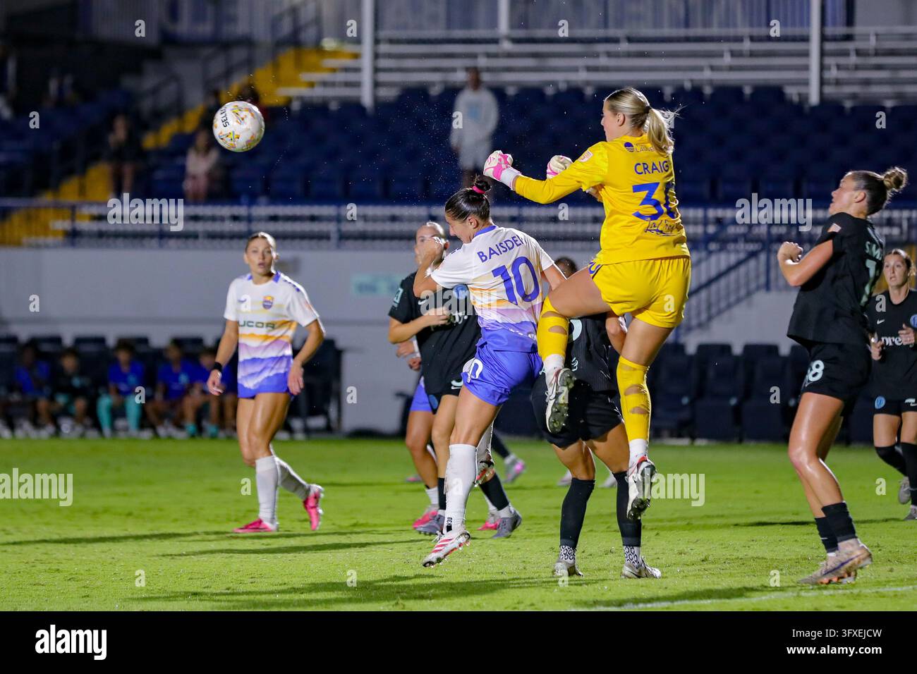 DAVIE, FL - OCTOBER 22: Carolina Ascent FC forward Rylee Baisden (10 ...