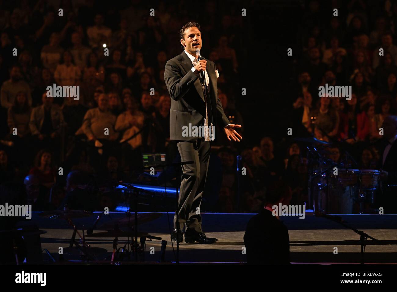 Picteures LONDON, ENGLAND - OCTOBER 22: Konstantinos Argiros performing at Royal ...