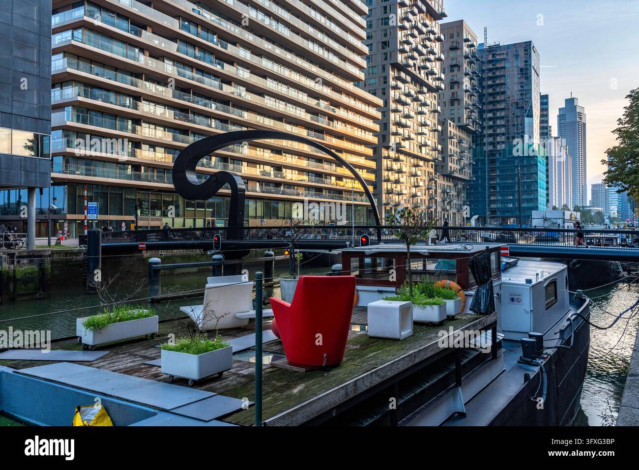 Fas Stock Die Ibis-Brücke, eine Zugbrücke über den Scheepmakershaven, Hafenkanal ...