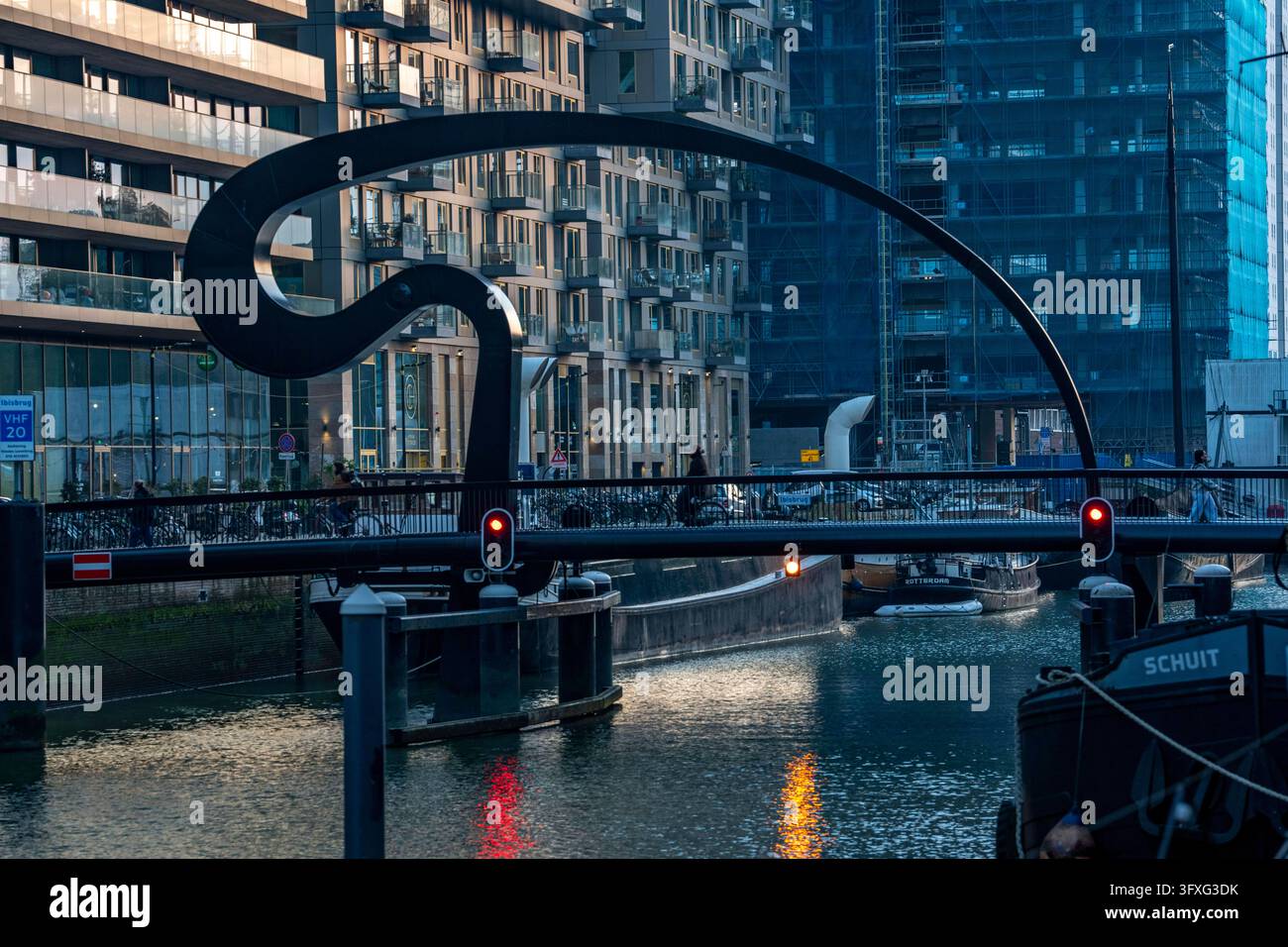 Fas Stock Die Ibis-Brücke, eine Zugbrücke über den Scheepmakershaven, Hafenkanal ...
