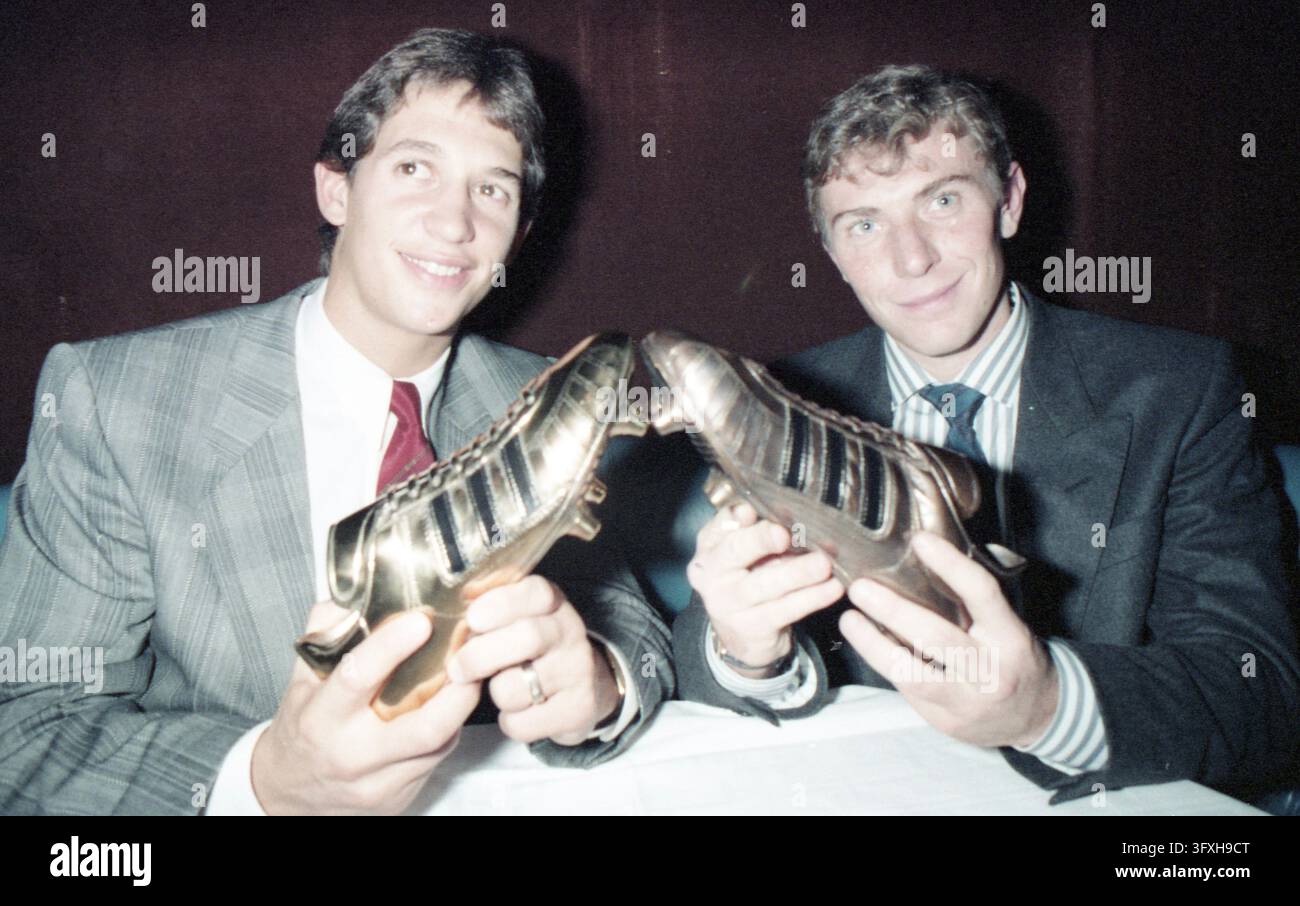 England soccer player Gary Lineker holds his World Cup Golden Shoe ...