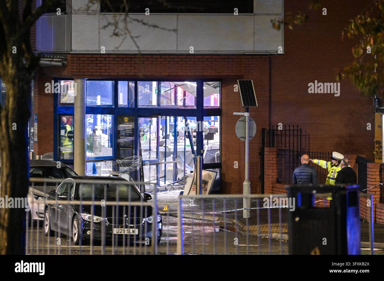 Finchfield Road West, Wolverhampton 23rd October 2026 - A large police ...