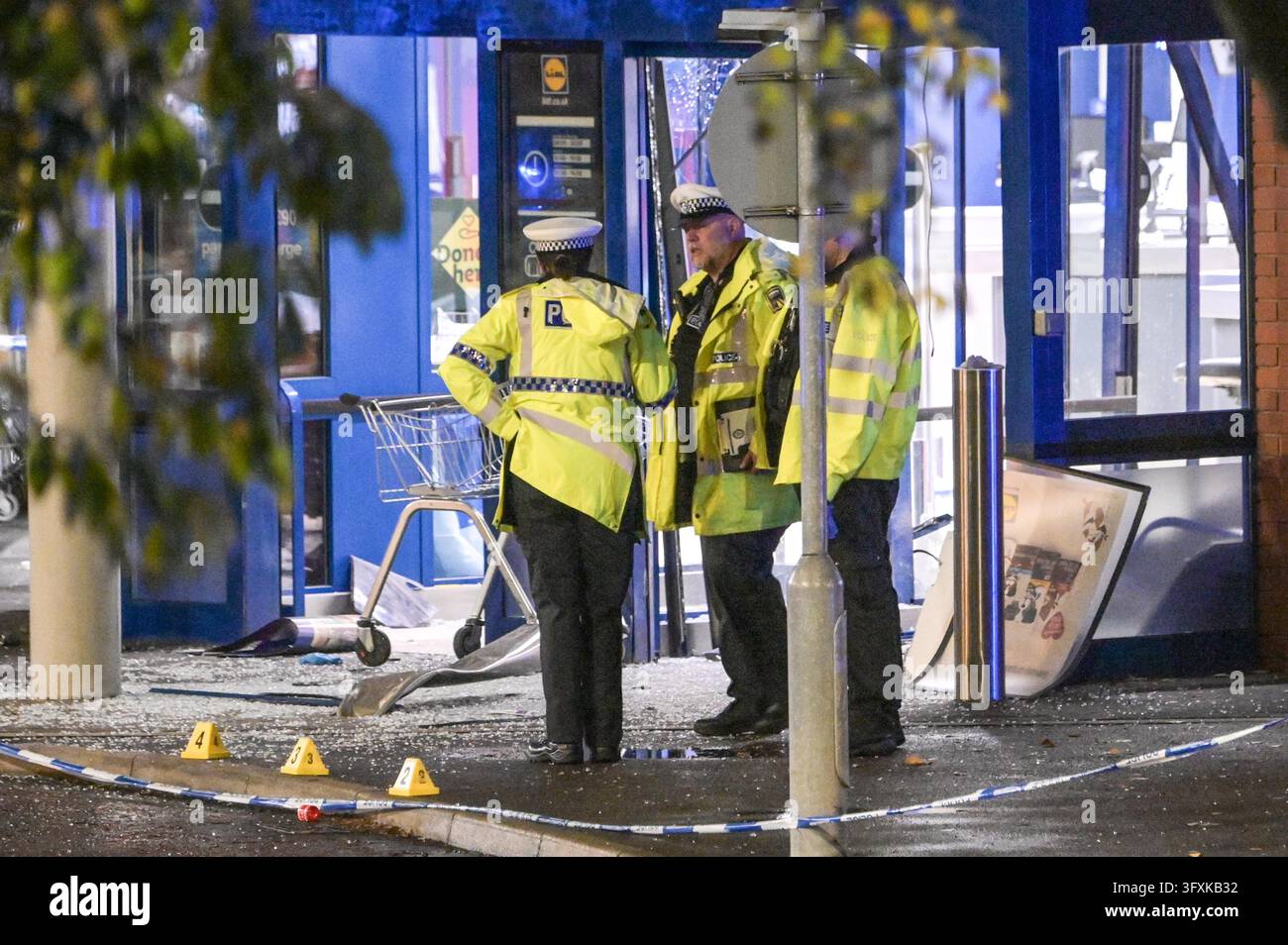 Finchfield Road West, Wolverhampton 23rd October 2026 - A large police ...