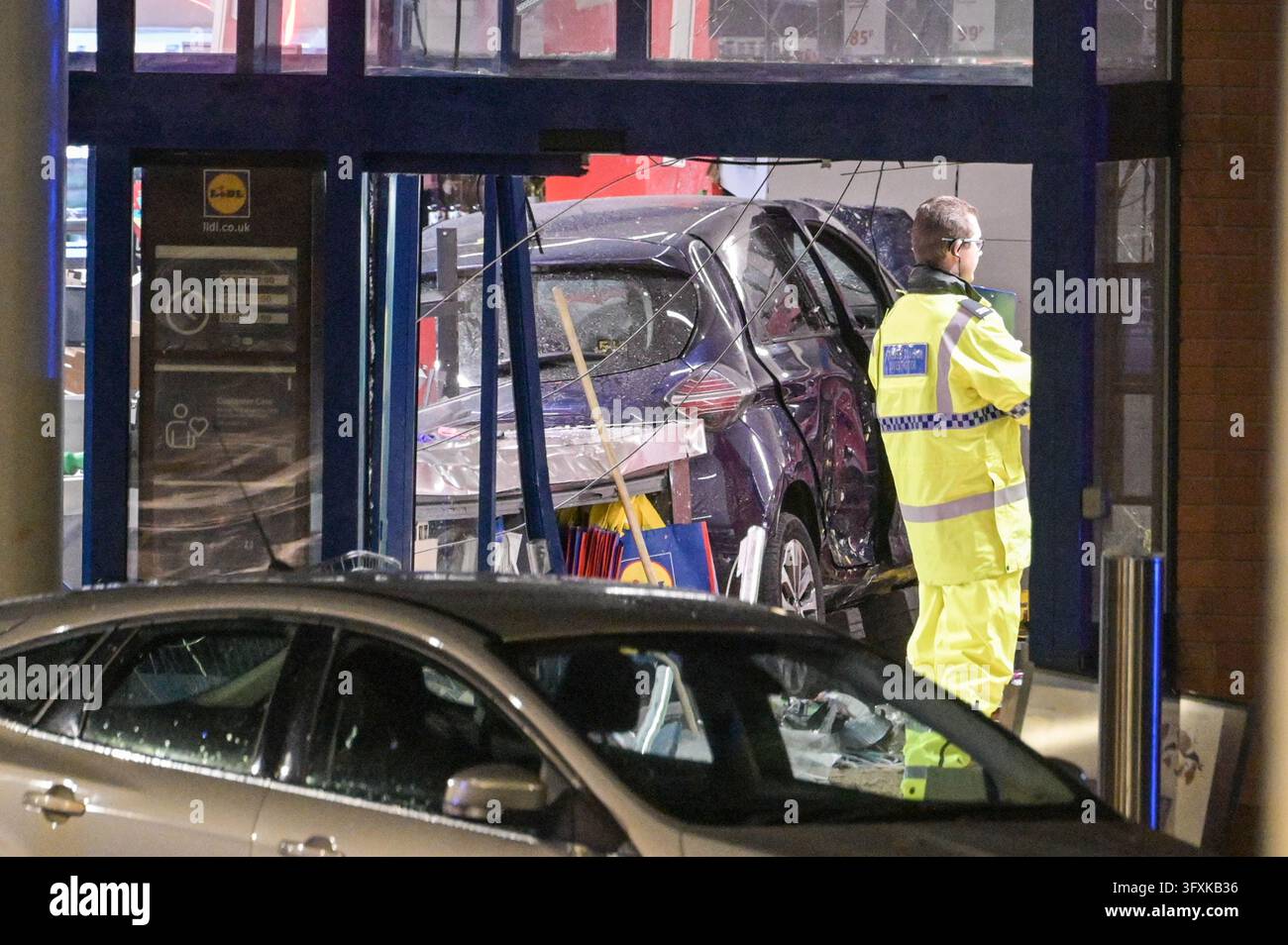 Finchfield Road West, Wolverhampton 23rd October 2026 - A large police ...