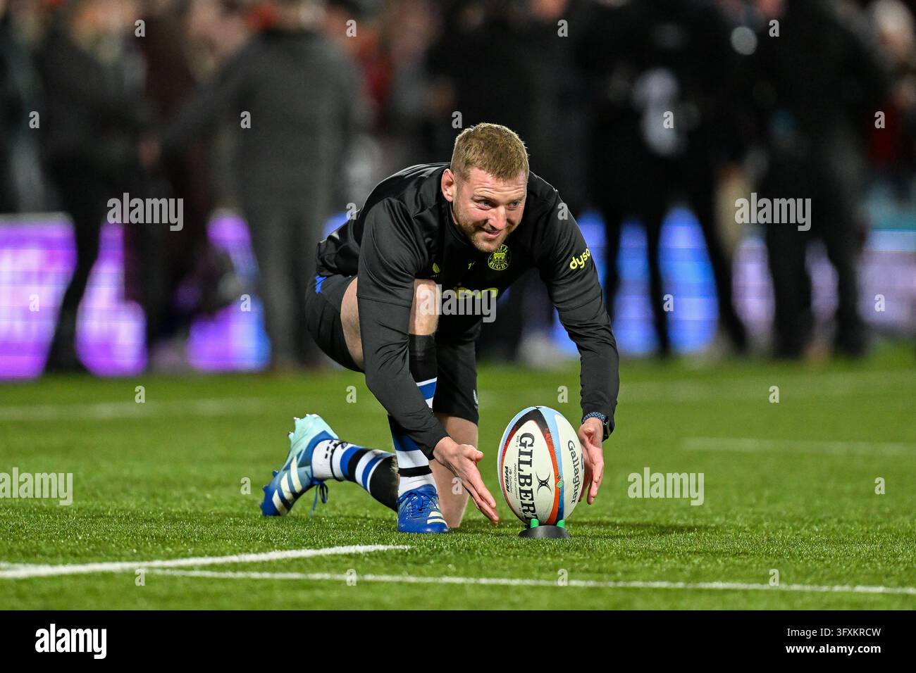 Finn Russell of Bath Rugby warming up taking spot kicks before the ...