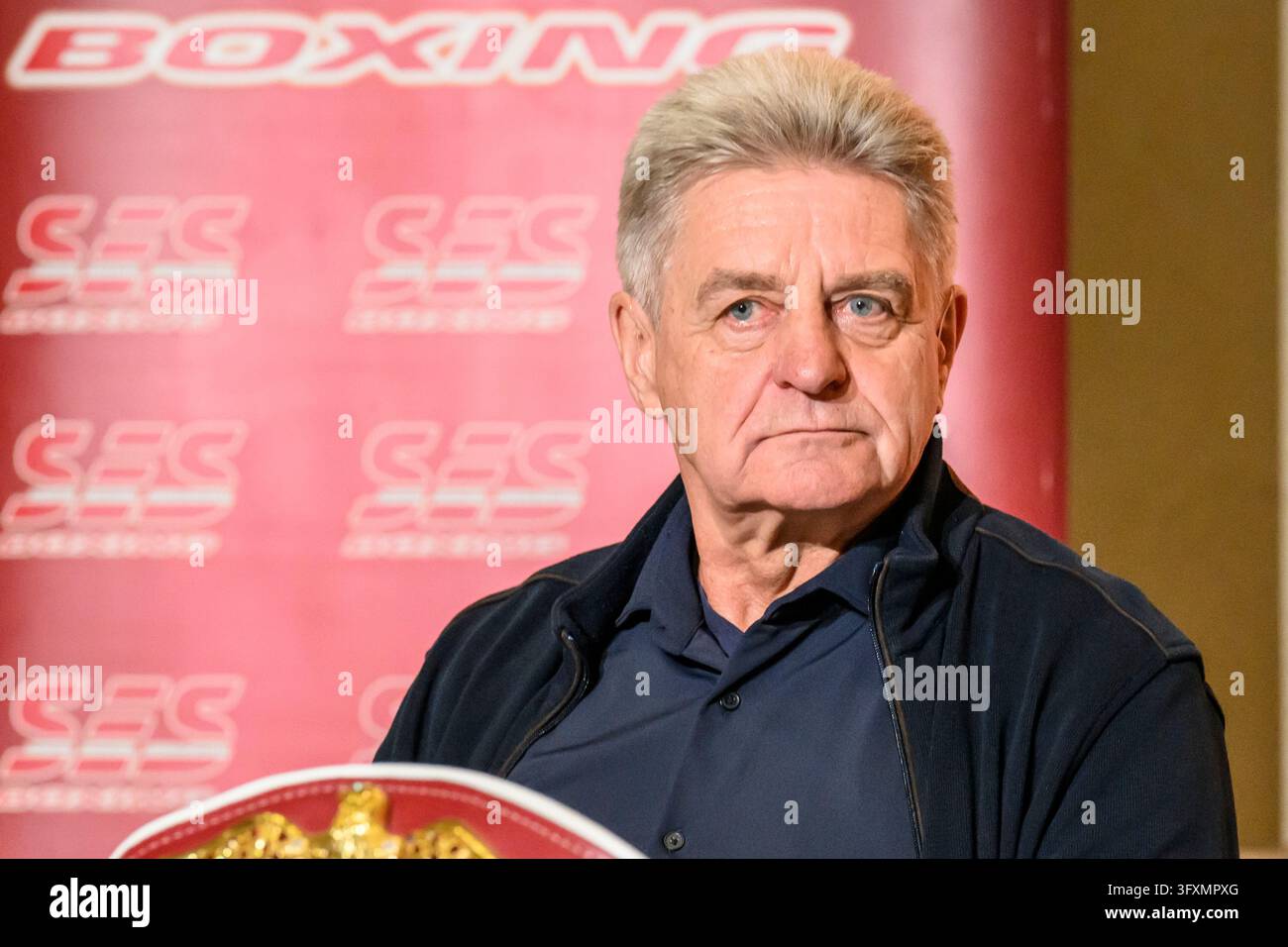 im Bild v.l.: Georg Bramowski – Trainer Roman Fress, GER, Magdeburg ...