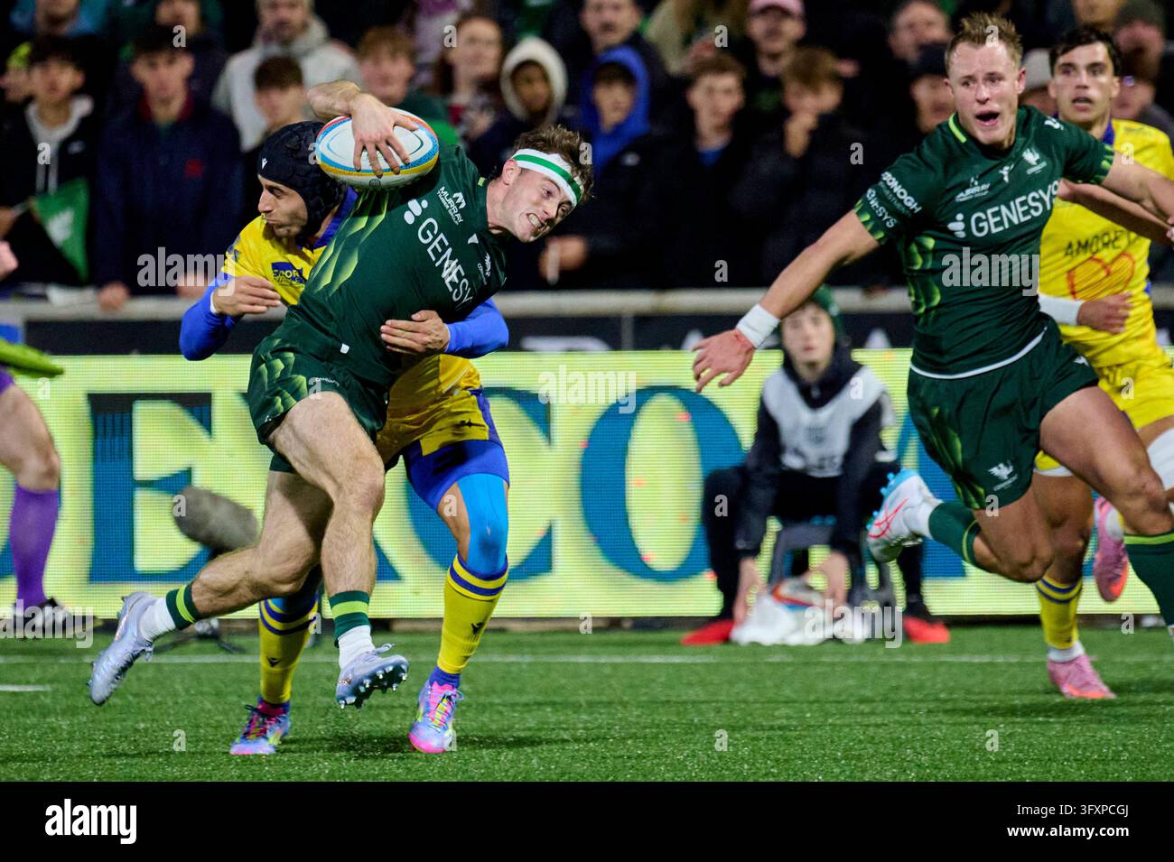 Colm Reilly of Connacht in action with the ball during the United Rugby ...
