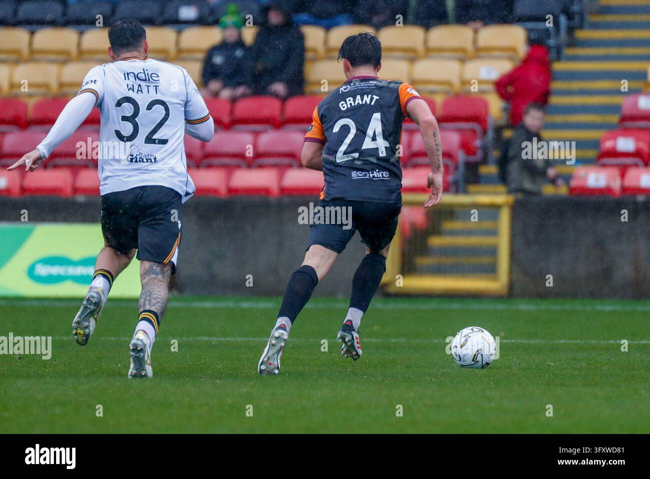 Jacobs Vector Stenhousemuir's Leyton Grant (#24) on the ball during the William Hill ...
