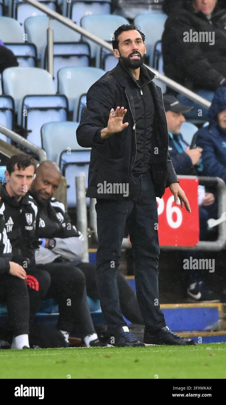 Álvaro Arbeloa, manager of Fulham gestures during the Premier League ...