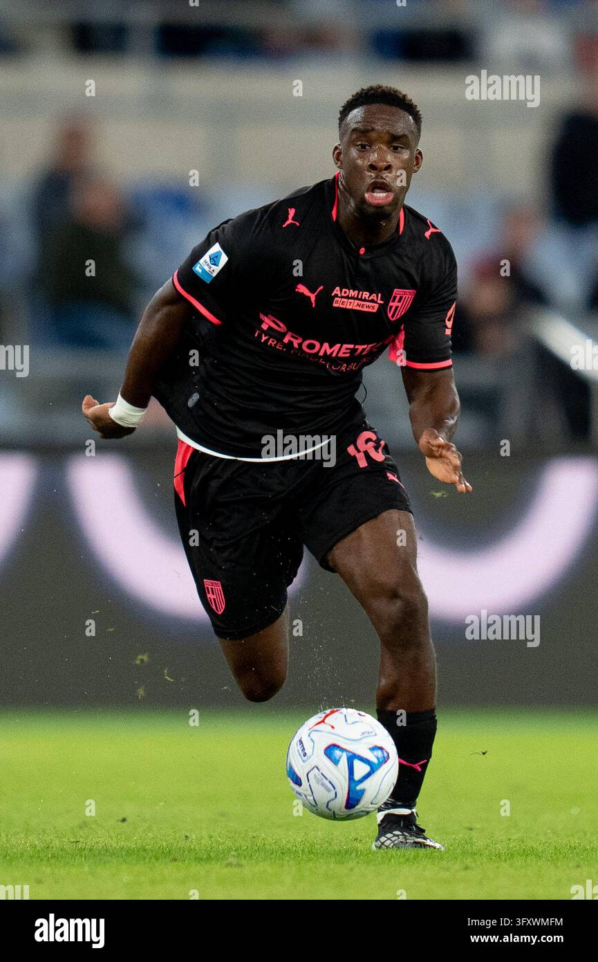 Mandela Keita of Parma Calcio 1913 in action during the Serie A Enilive ...
