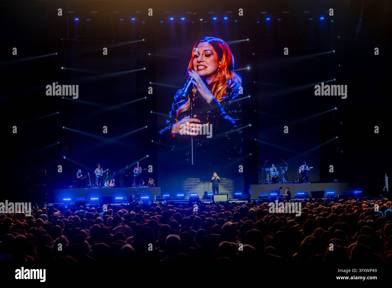 The singer Leire Martínez during her performance at the Cadena 100 ...