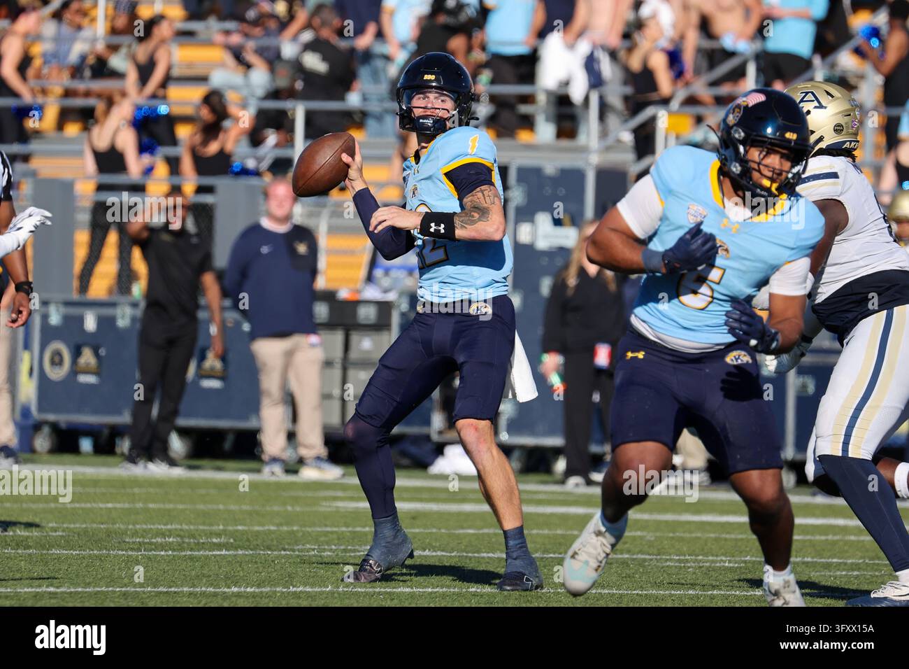 KENT, OH - OCTOBER 24: Kent State Golden Flashes quarterback Dru ...